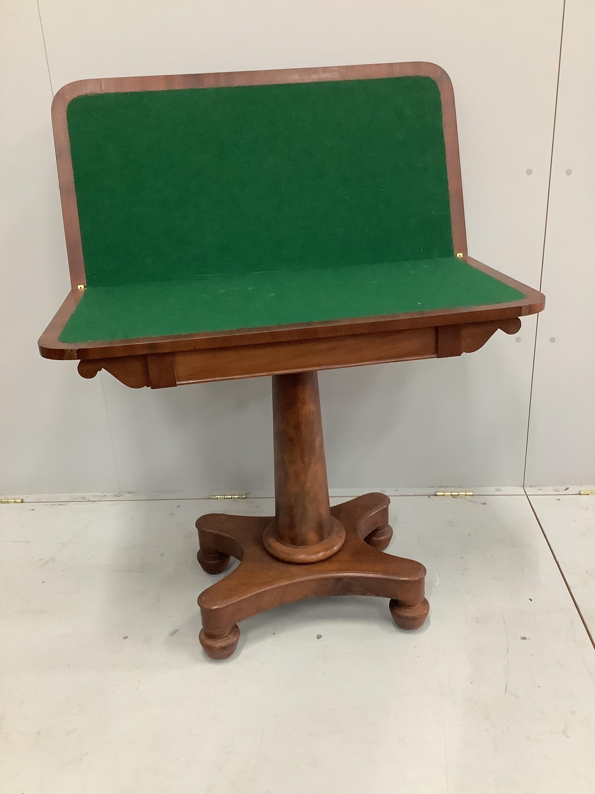 An early Victorian mahogany folding card table, width 92cm, depth 45cm, height 76cm
